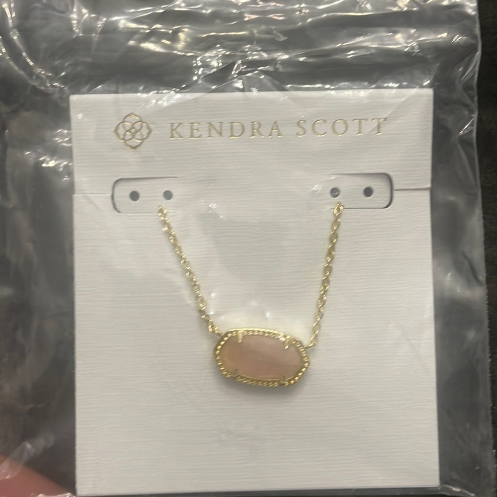 Elisa Gold Pendant Necklace In Rose Quartz
